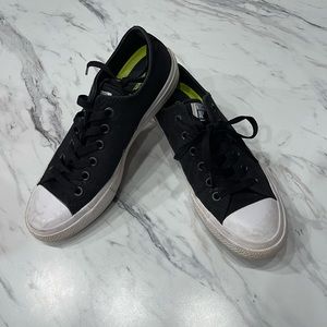 Women’s Chuck Taylor II Converse. Size 9